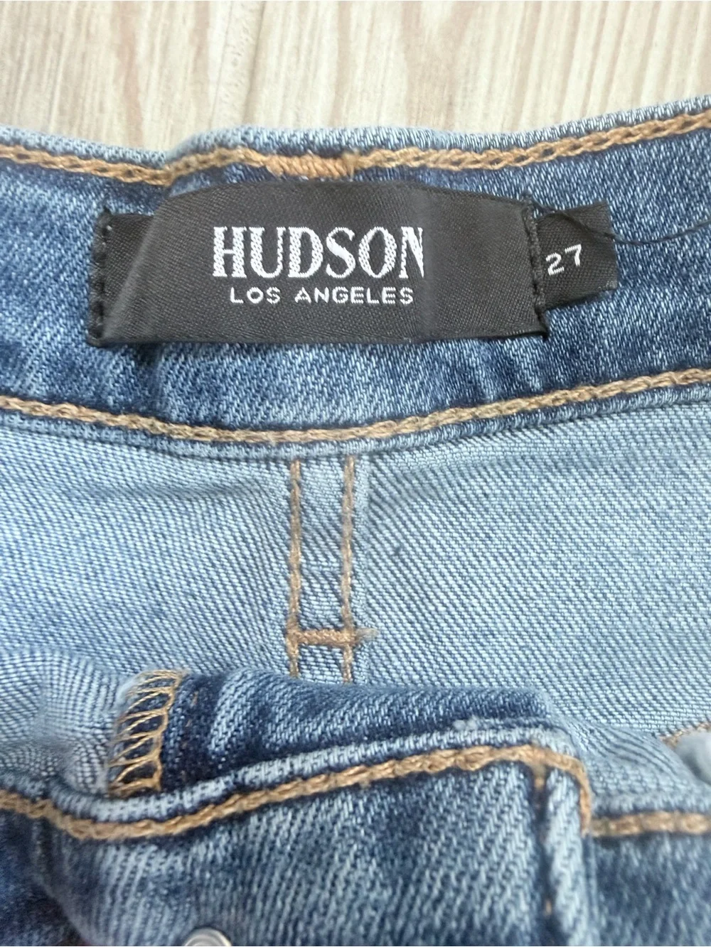 Hudson Gemma Denim Shorts 27 Raw Hem Cutoff Medium Wash Stretch Jean Shorts